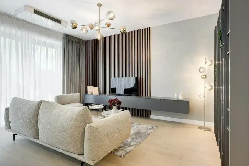Apartament cu 3 camere decomandat în Central
