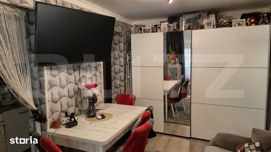 Apartament cu 3 camere decomandat în Podu Roș