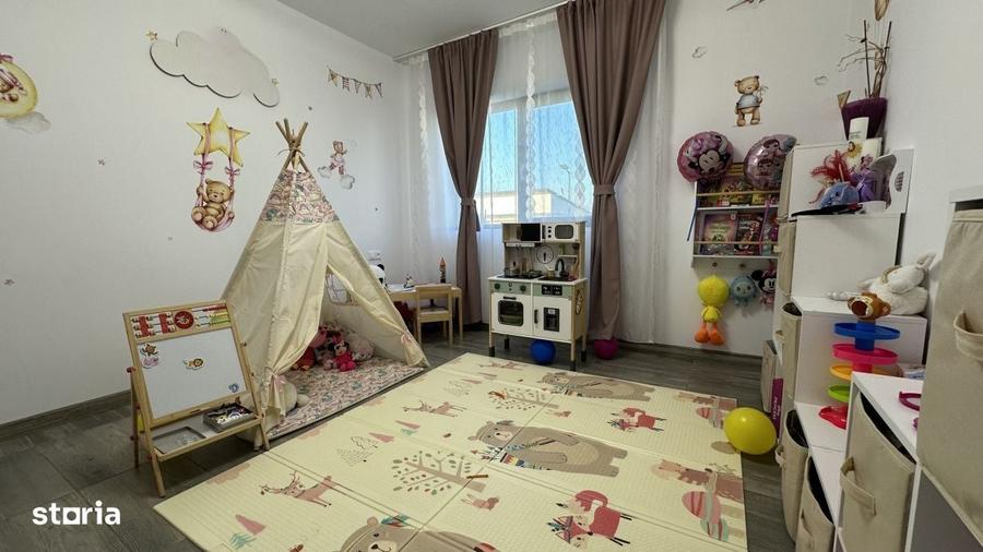 Casă cu 4 camere decomandat cu Teren 550 Mp în Săsar