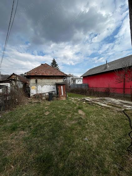 Casă cu 2 camere cu Teren 2400 Mp în Exterior Vest