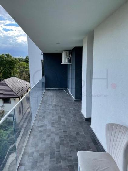 Apartament cu 4 camere decomandat, mobilat în Băneasa