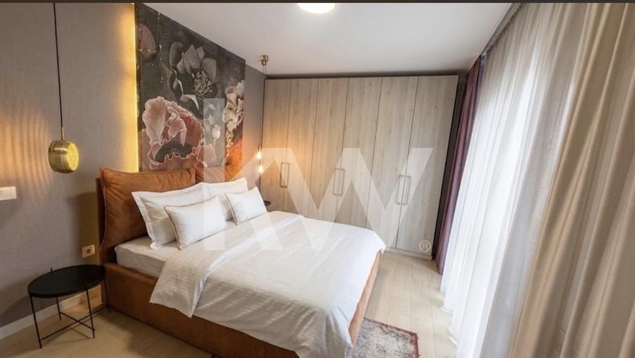 Apartament cu 4 camere decomandat, mobilat în Tractorul