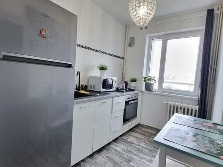 Apartament cu 2 camere semidecomandat în Cantemir