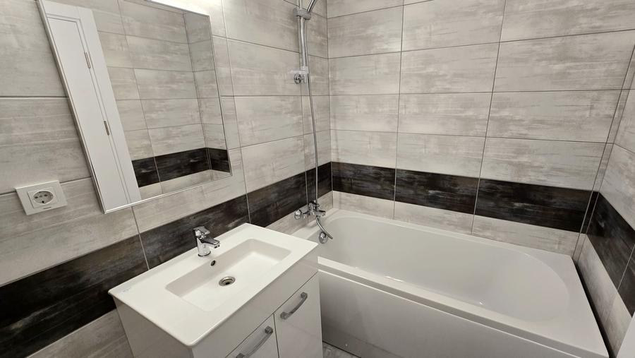 Apartament cu 3 camere decomandat în Iancu Nicolae