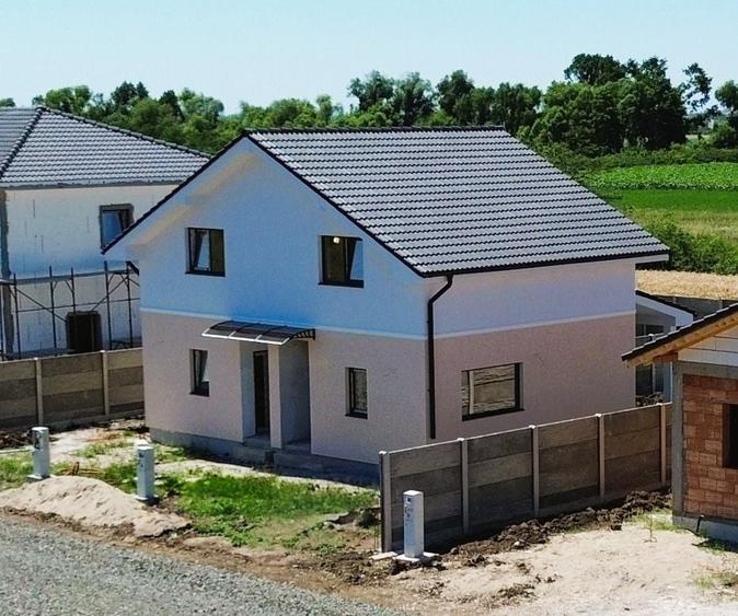 Duplex cu 2 camere cu Canalizare în Remetea Mare