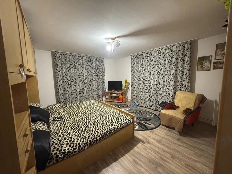 Casă cu 3 camere cu Teren 470 Mp în Central