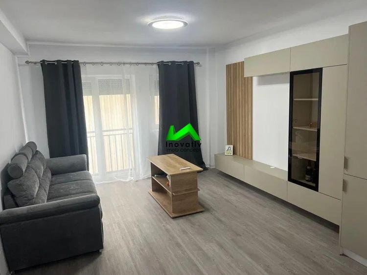 Apartament cu 3 camere decomandat în Hipodrom 3