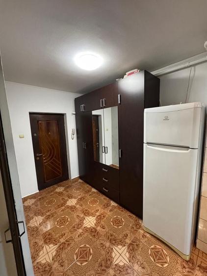 Apartament cu 2 camere decomandat în Dobroești
