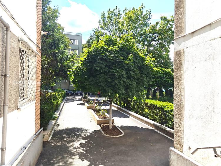 Apartament cu 3 camere, mobilat în Drumul Taberei