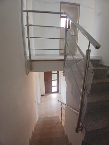 Duplex cu 4 camere cu Canalizare în Dumbrăvița
