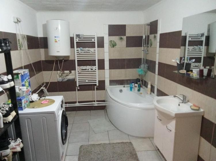 Casă cu 3 camere în Central