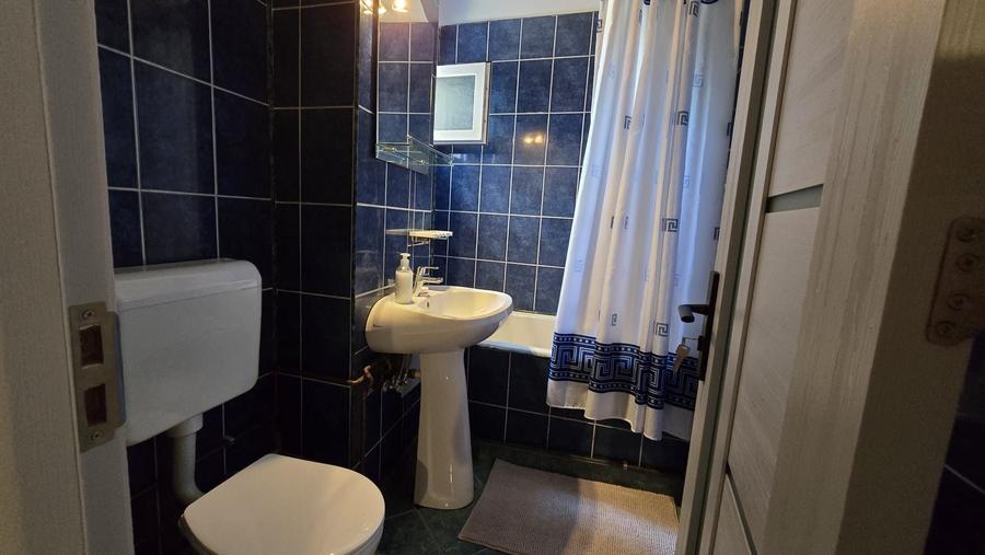 Apartament cu 3 camere decomandat în Găvana