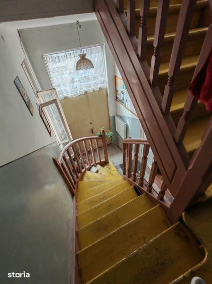 Casă cu 7 camere cu Teren 65 Mp în Centrul Civic