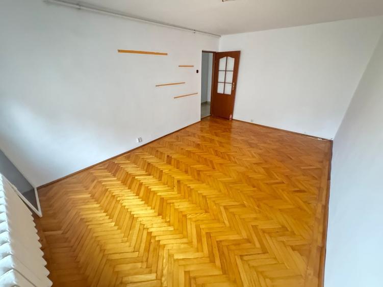 Apartament cu 2 camere decomandat, mobilat în Poarta 6
