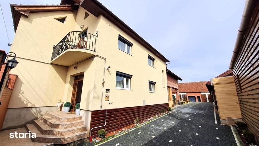Casă cu Teren 2550 Mp în Central