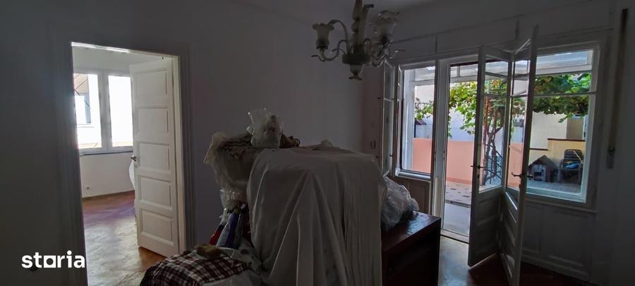 Casă cu 4 camere cu Teren 401 Mp în Salca