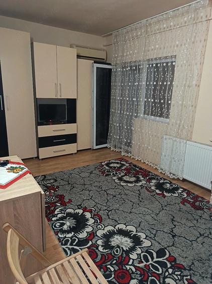 Garsonieră decomandată în Central