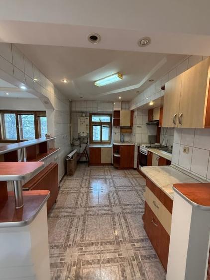 Apartament cu 3 camere decomandat în Moara de foc