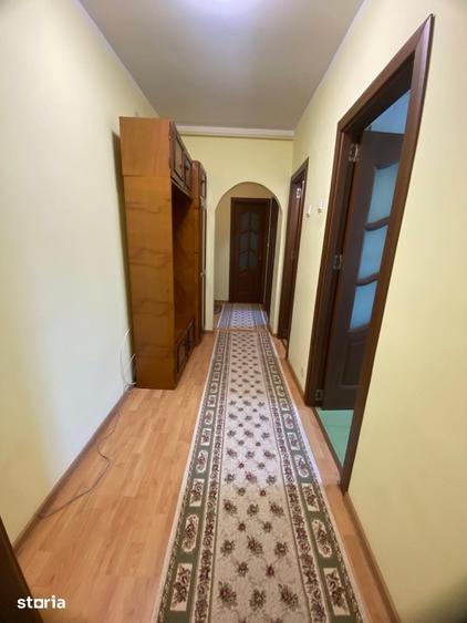 Garsonieră decomandată în Central