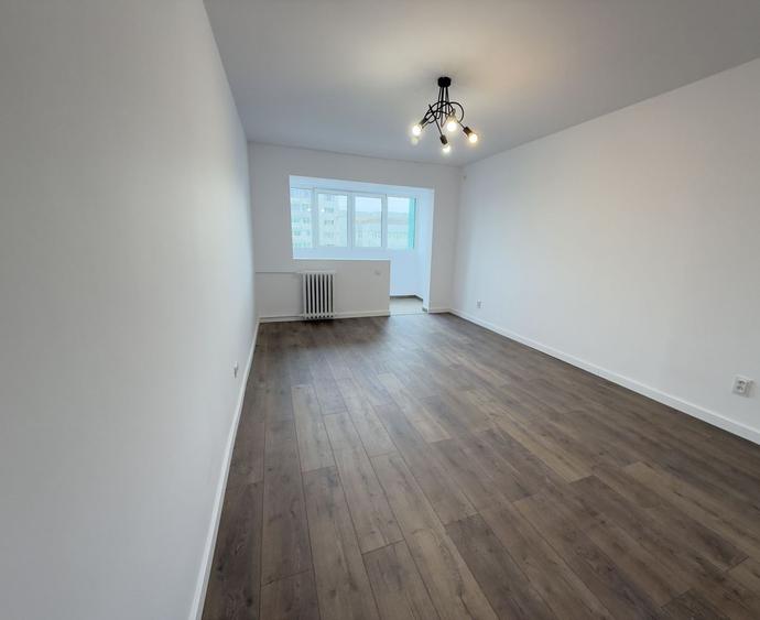 Apartament cu 3 camere decomandat în Titulescu