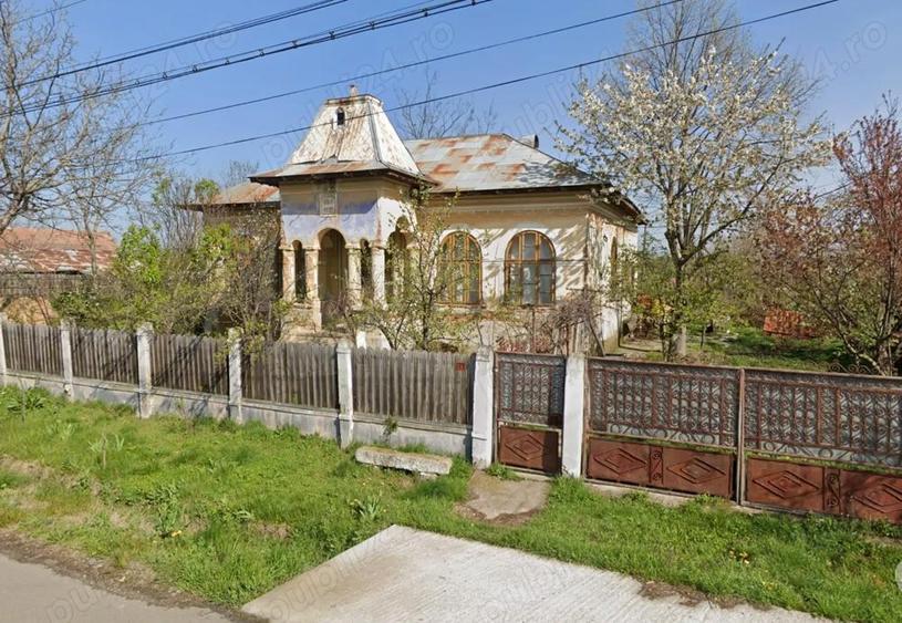 Casă cu 3 camere cu Teren 1543 Mp în Giurgița