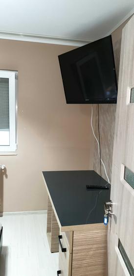Apartament cu 3 camere decomandat în Poarta 6