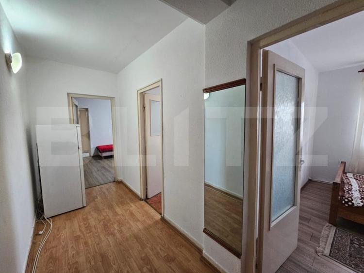 Apartament cu 3 camere decomandat în Cetate