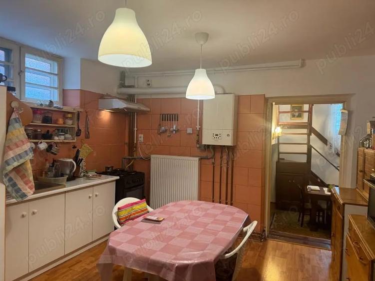Casă cu Teren 140 Mp în Central