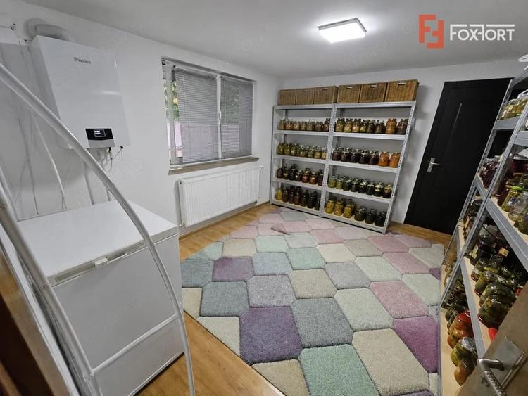 Casă cu 6 camere cu Teren 693 Mp în Gai