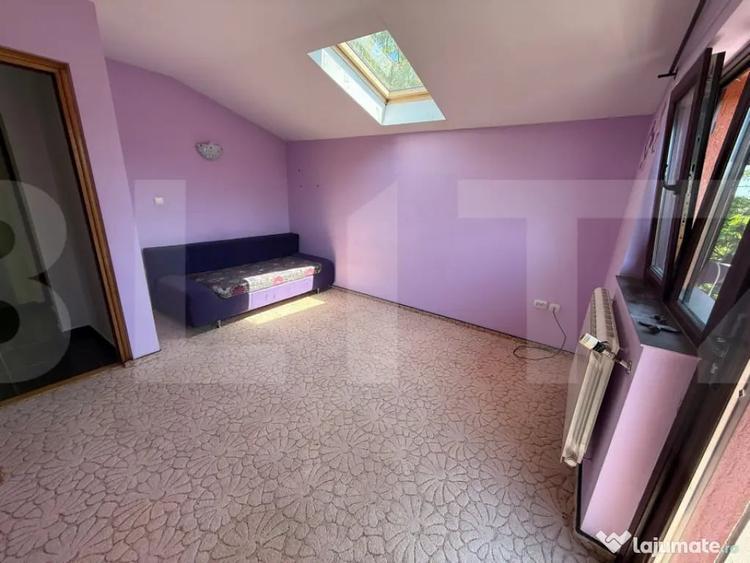 Casă cu 5 camere cu Teren 2248 Mp în Curtești