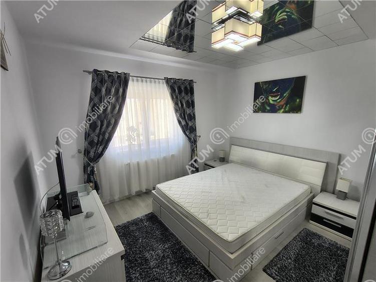 Apartament cu 2 camere decomandate balcon si loc de parcare etajul 1 - 3