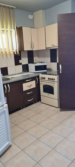 Apartament cu 3 camere decomandat în Grădiște