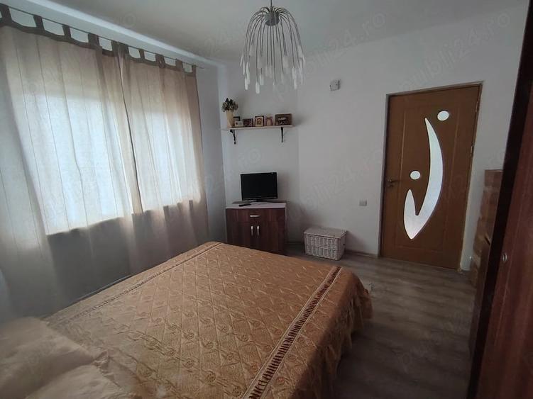 Casă cu Teren 1244 Mp în Văcărești