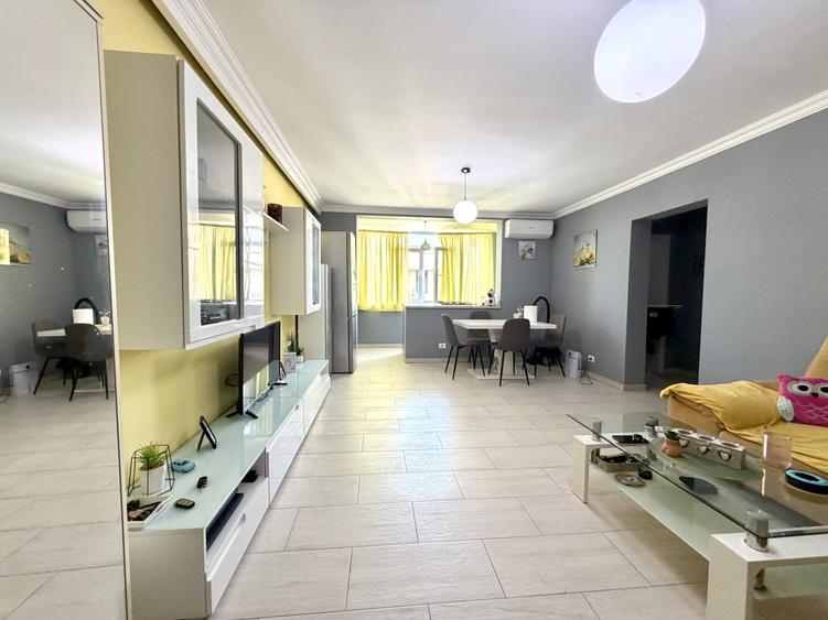 Apartament cu 3 camere semidecomandat, mobilat în Dumbrăvița
