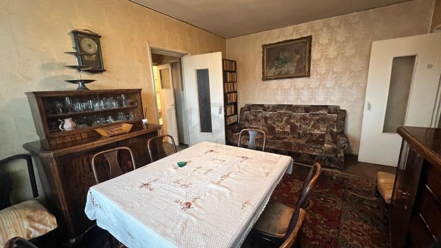 Apartament cu 3 camere decomandat, mobilat în Victoriei