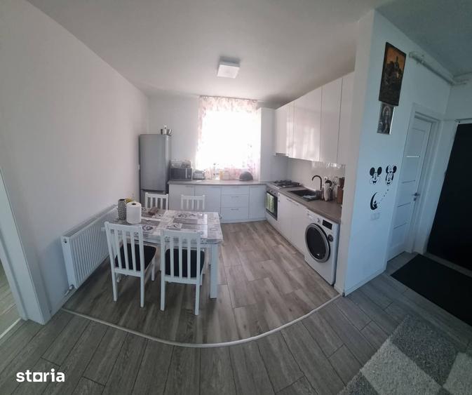 Apartament cu 3 camere în Florești