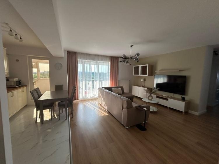 Apartament cu 3 camere semidecomandat în Antiaeriană