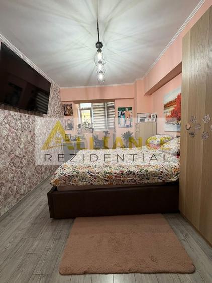 Apartament cu 4 camere decomandat, mobilat în Berceni
