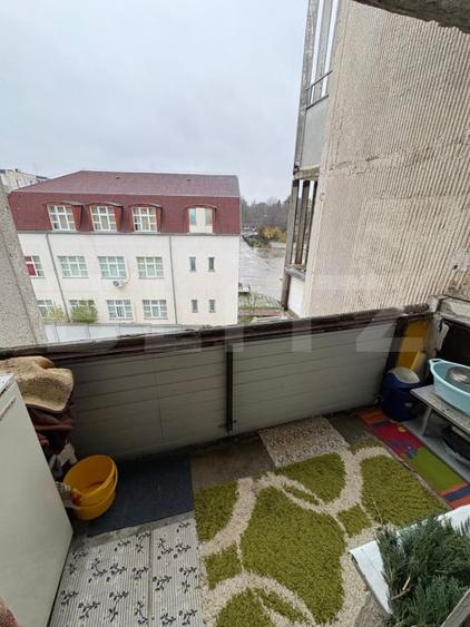 Apartament cu 4 camere decomandat, mobilat în Sângeorgiu de Mureș