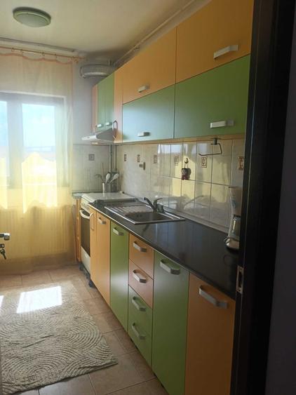 Apartament cu 3 camere decomandat în Vest