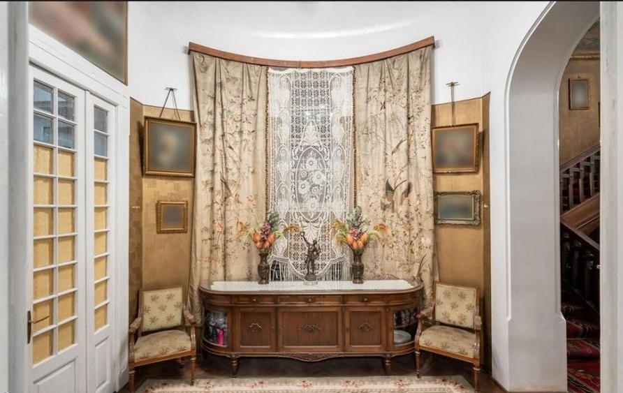 Casă cu 26 camere cu Teren 1051 Mp în Victoriei