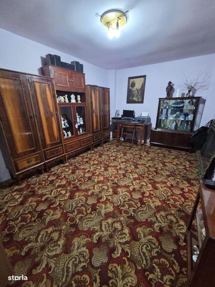 Casă cu 4 camere cu Teren 500 Mp în Bariera Vâlcii