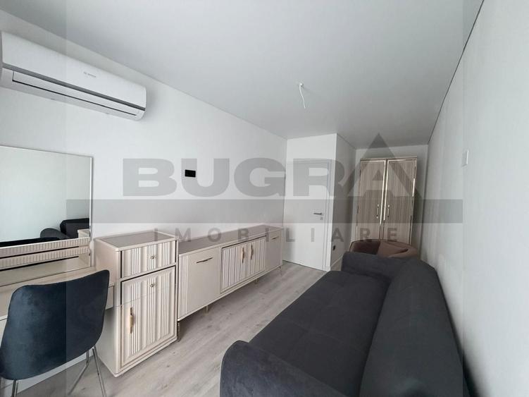 Apartament cu 3 camere semidecomandat, mobilat în Zorilor