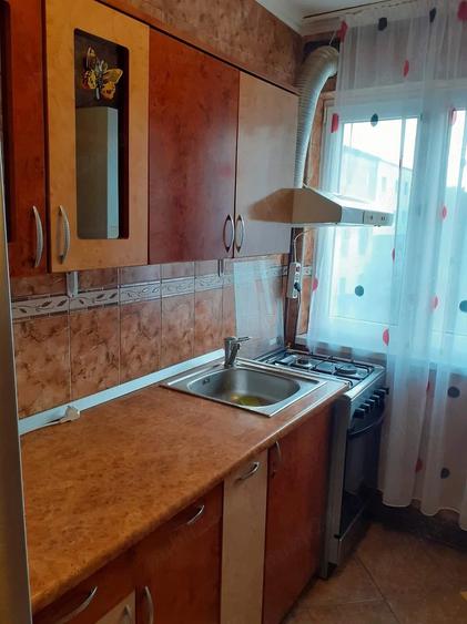 Apartament cu 2 camere semidecomandat în Micro 6