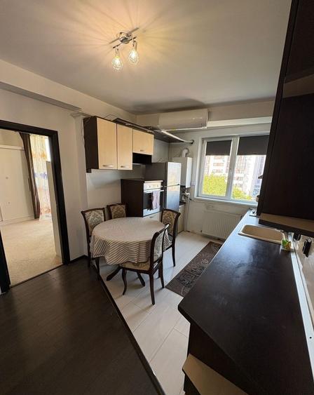 Apartament cu 3 camere decomandat în Ghencea