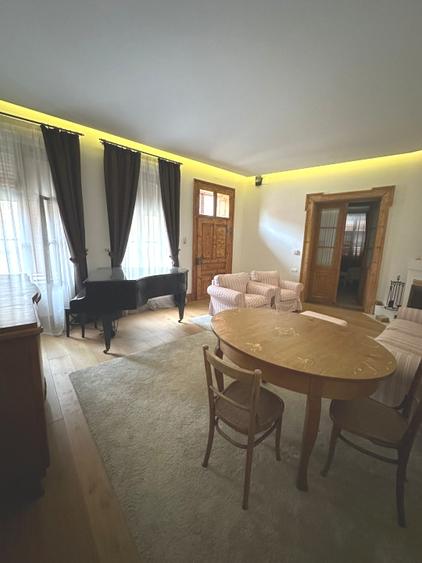Casă individuală cu 8 camere cu Piscina în Cristian