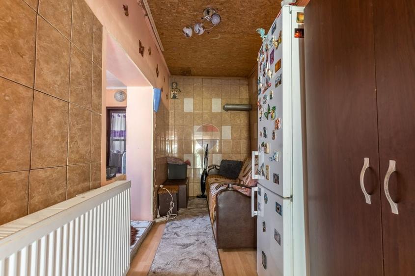 Casă individuală cu 3 camere cu Teren 2700 Mp în Bucium