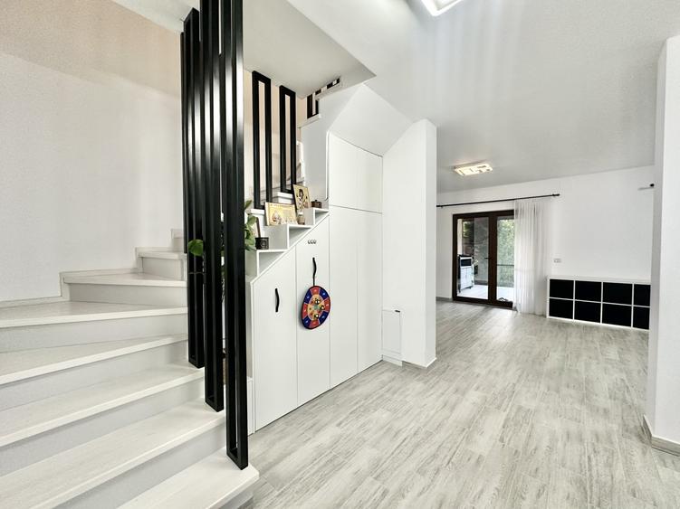 Duplex cu 4 camere cu Canalizare în Moșnița Veche