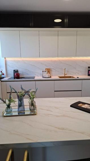 Apartament cu 4 camere decomandat, mobilat în Pipera