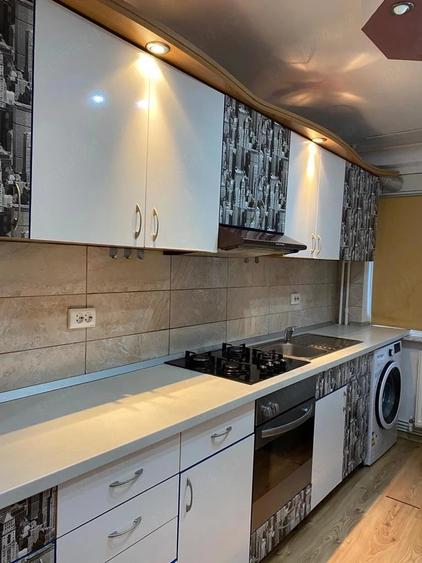 Apartament cu 2 camere decomandat în 1 Mai